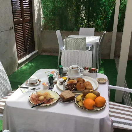 بيت ضيافة Vatican Luxury